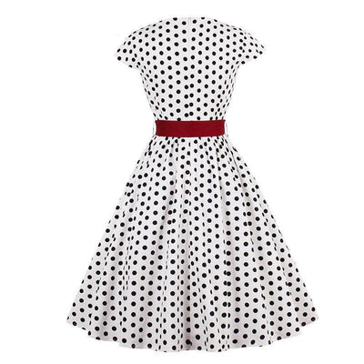 Vestido Vintage Plus Size Branco Com Cinto