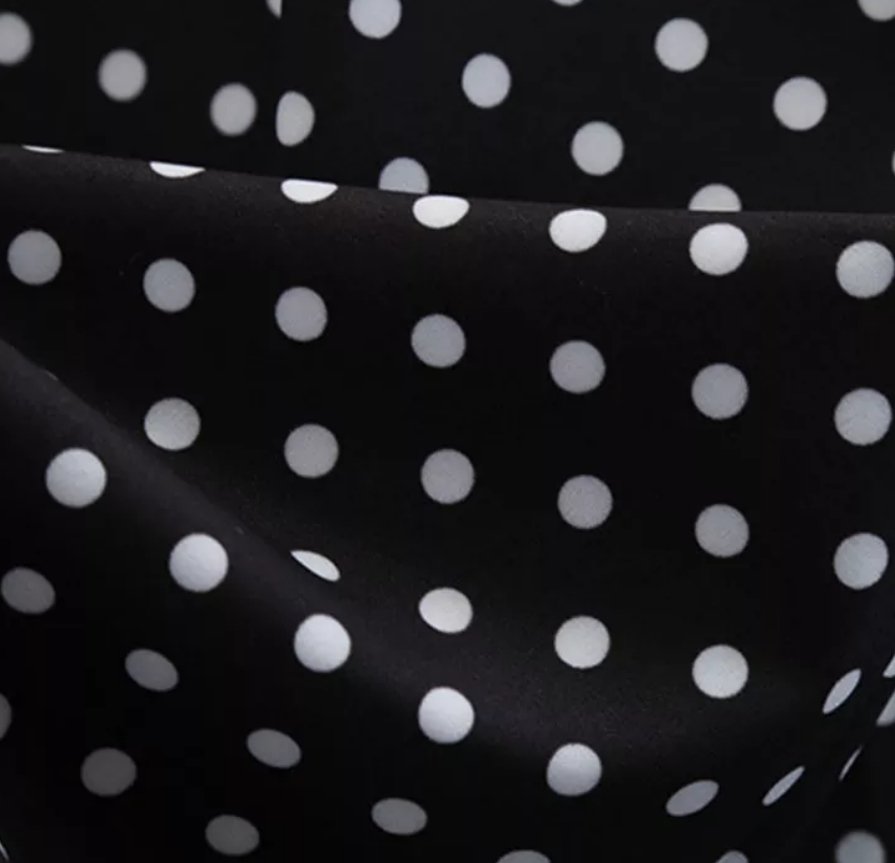 Vestido Pin Up Preto Dos Anos 50