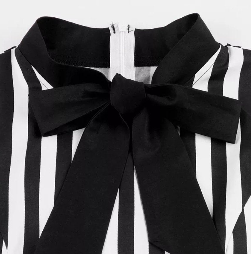 Vestido Trapézio Vintage Com Cinto Laço