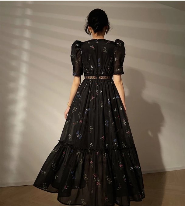 Vestido Vintage Preto Com Decote Em V