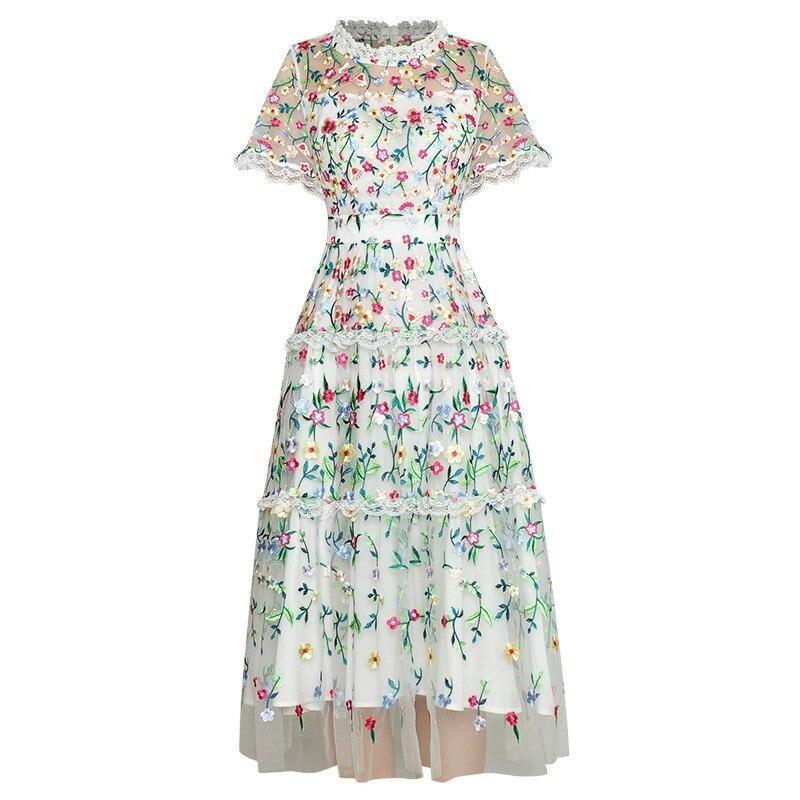 Vestido Branco Moderno Vintage